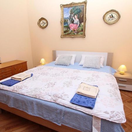 Apartment Oto Pula Extérieur photo