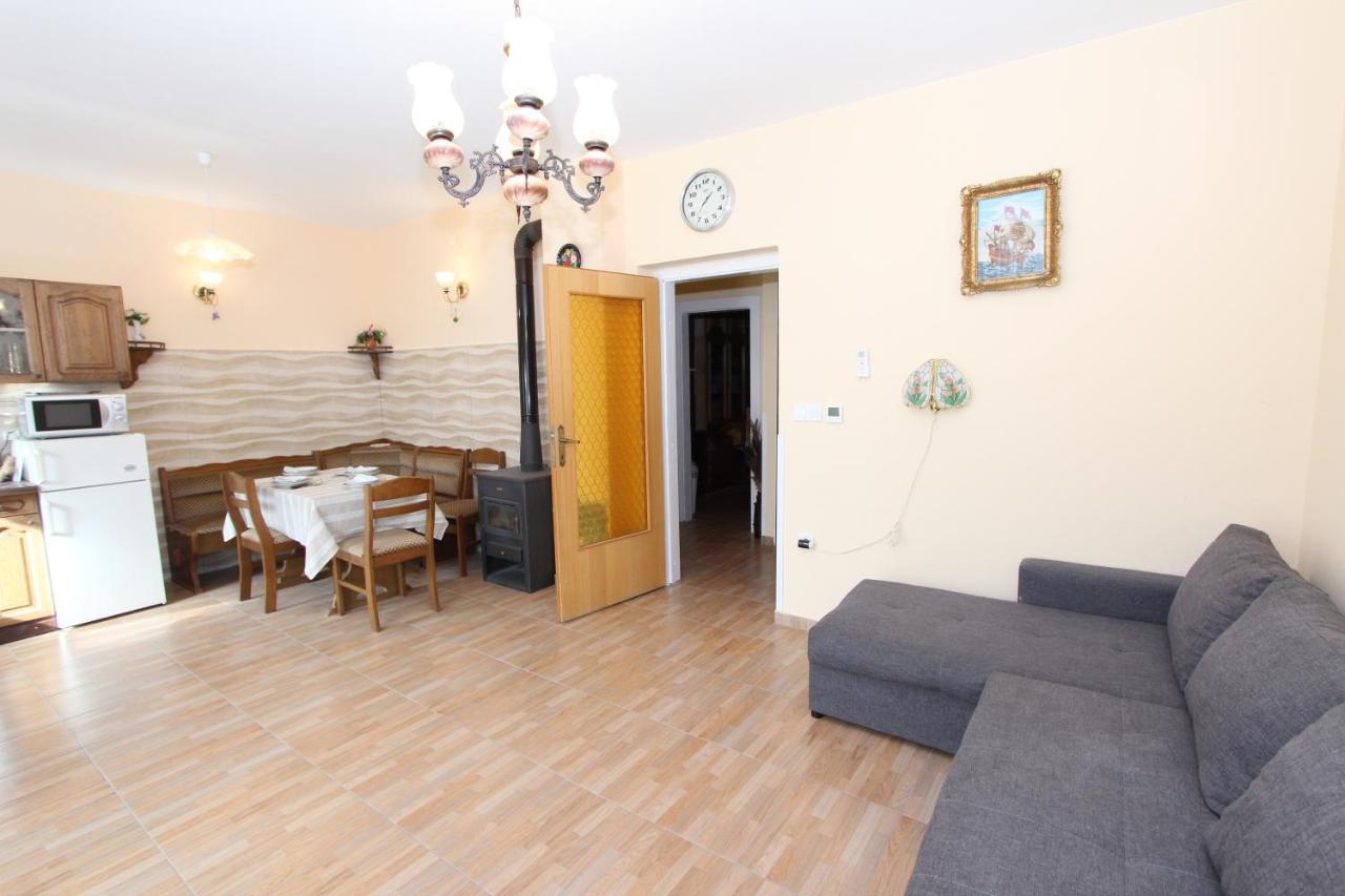 Apartment Oto Pula Extérieur photo